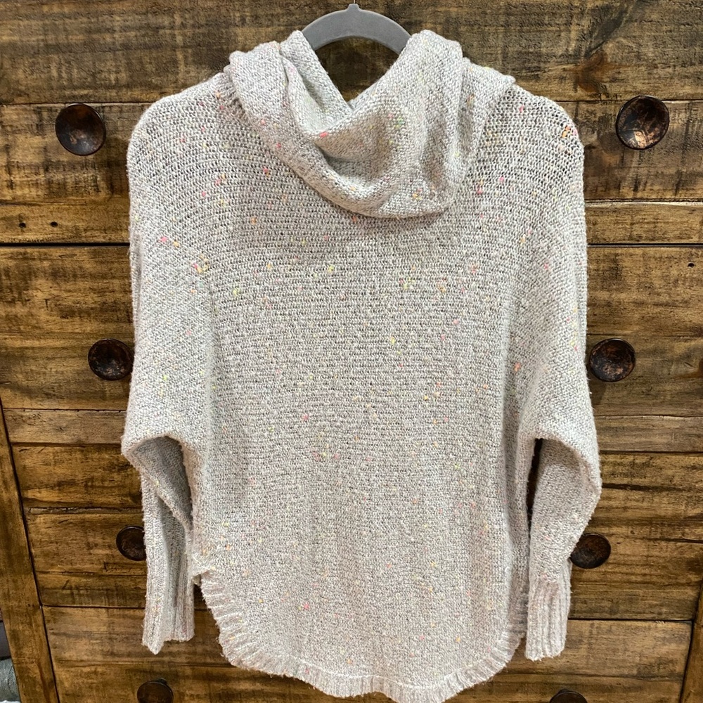Red‎ Camel Sweater - Picture 2 of 5